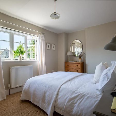 Gleneda Cottage - A Renovated, Traditional Cotswold Cottage Full Of Charm With Fireplace And Garden Bourton on the Hill Esterno foto