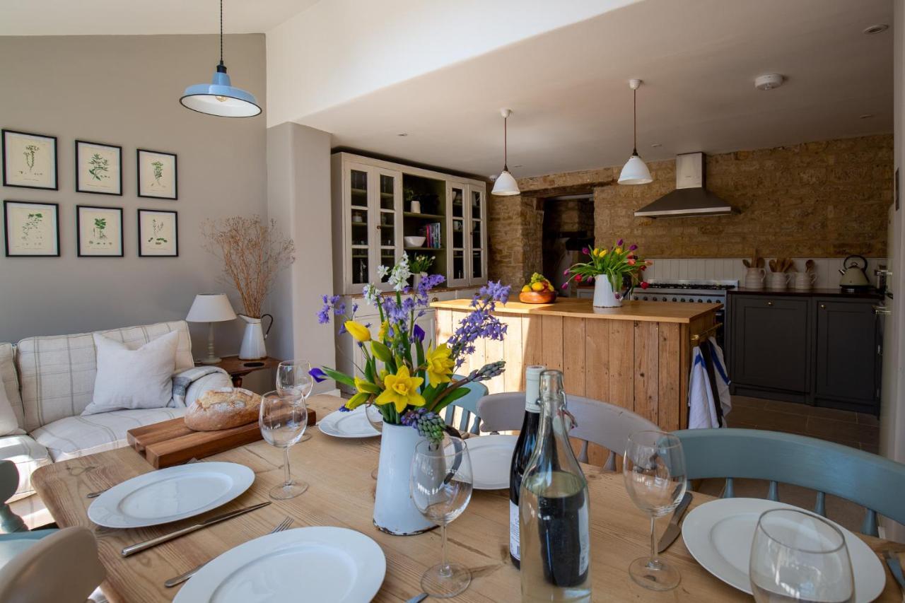 Gleneda Cottage - A Renovated, Traditional Cotswold Cottage Full Of Charm With Fireplace And Garden Bourton on the Hill Esterno foto