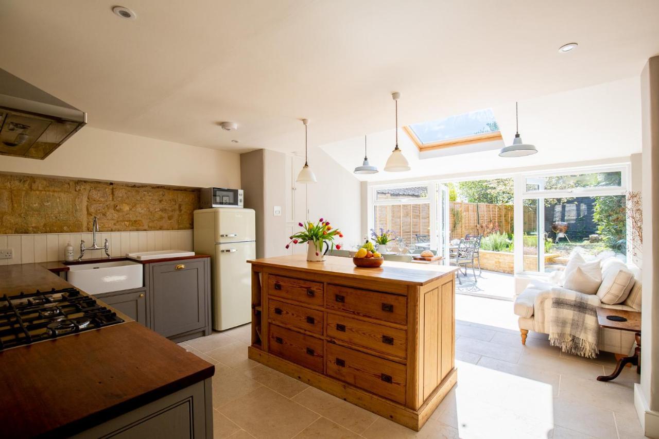 Gleneda Cottage - A Renovated, Traditional Cotswold Cottage Full Of Charm With Fireplace And Garden Bourton on the Hill Esterno foto