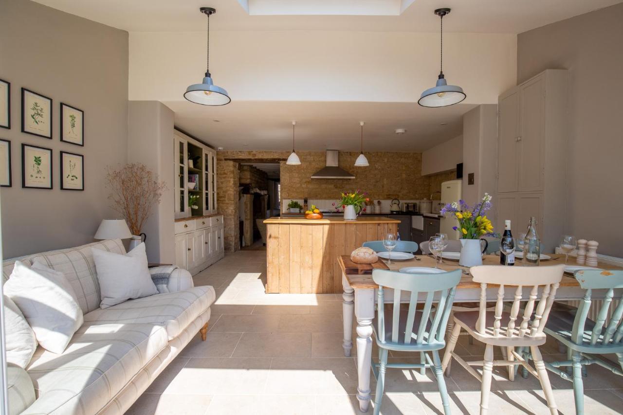 Gleneda Cottage - A Renovated, Traditional Cotswold Cottage Full Of Charm With Fireplace And Garden Bourton on the Hill Esterno foto