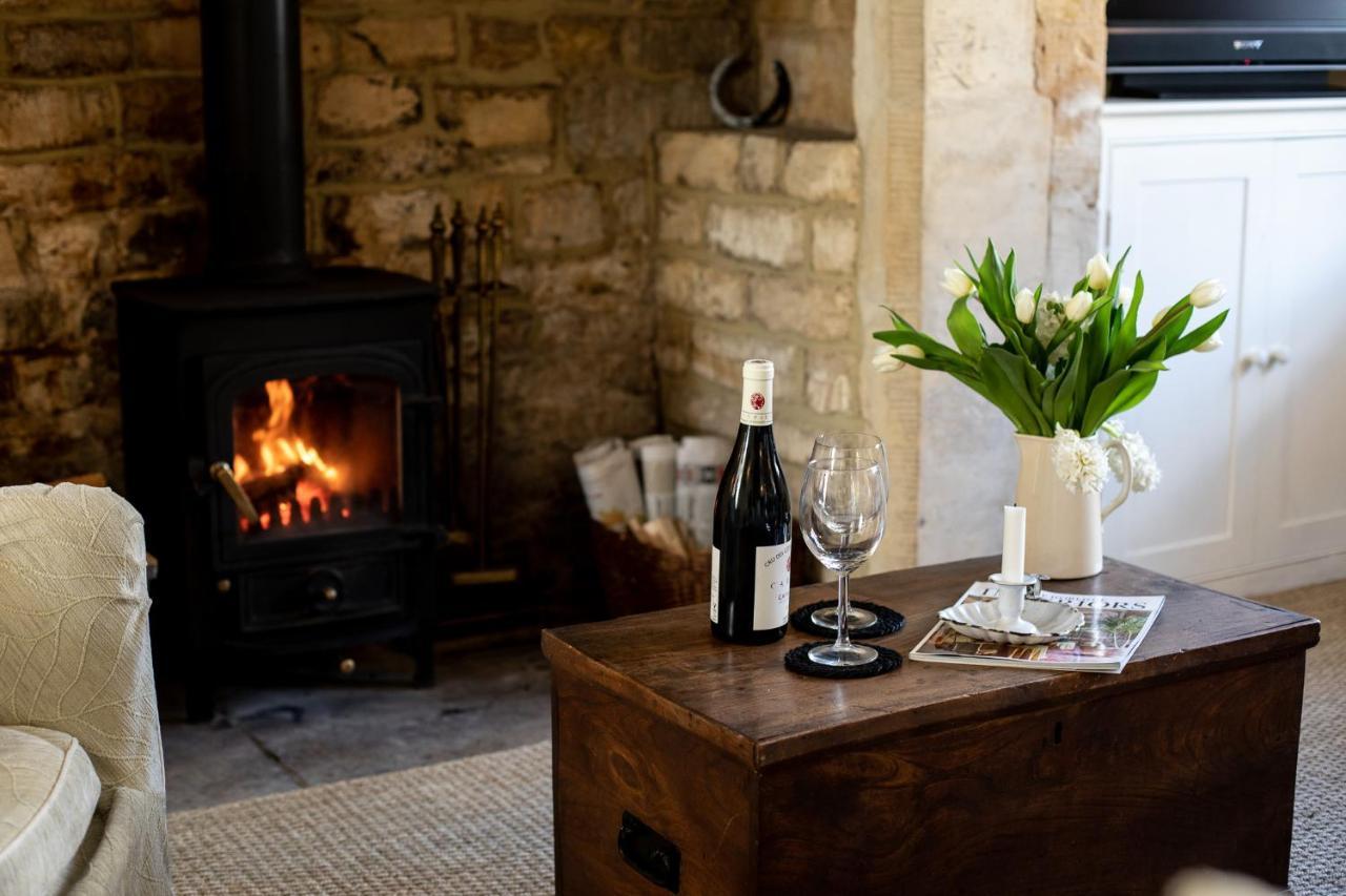 Gleneda Cottage - A Renovated, Traditional Cotswold Cottage Full Of Charm With Fireplace And Garden Bourton on the Hill Esterno foto