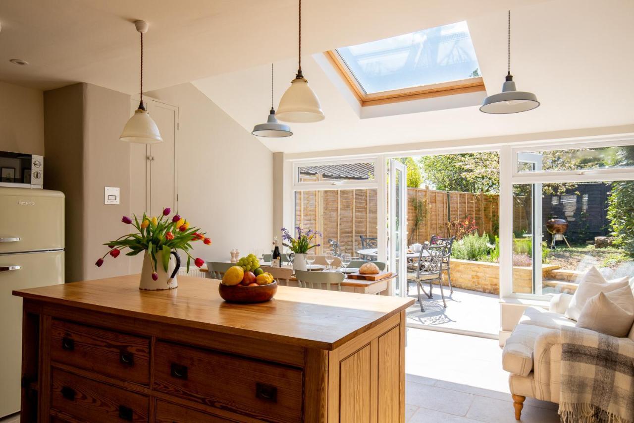 Gleneda Cottage - A Renovated, Traditional Cotswold Cottage Full Of Charm With Fireplace And Garden Bourton on the Hill Esterno foto