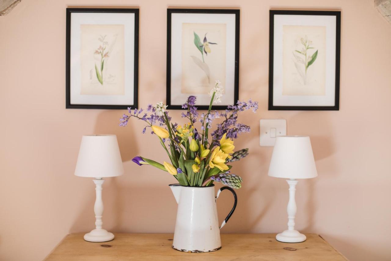 Gleneda Cottage - A Renovated, Traditional Cotswold Cottage Full Of Charm With Fireplace And Garden Bourton on the Hill Esterno foto