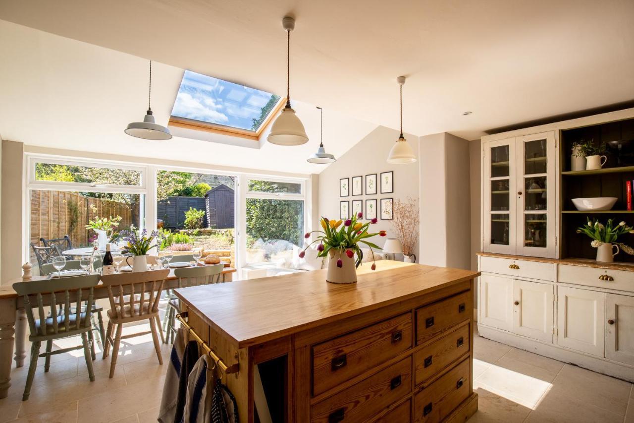 Gleneda Cottage - A Renovated, Traditional Cotswold Cottage Full Of Charm With Fireplace And Garden Bourton on the Hill Esterno foto