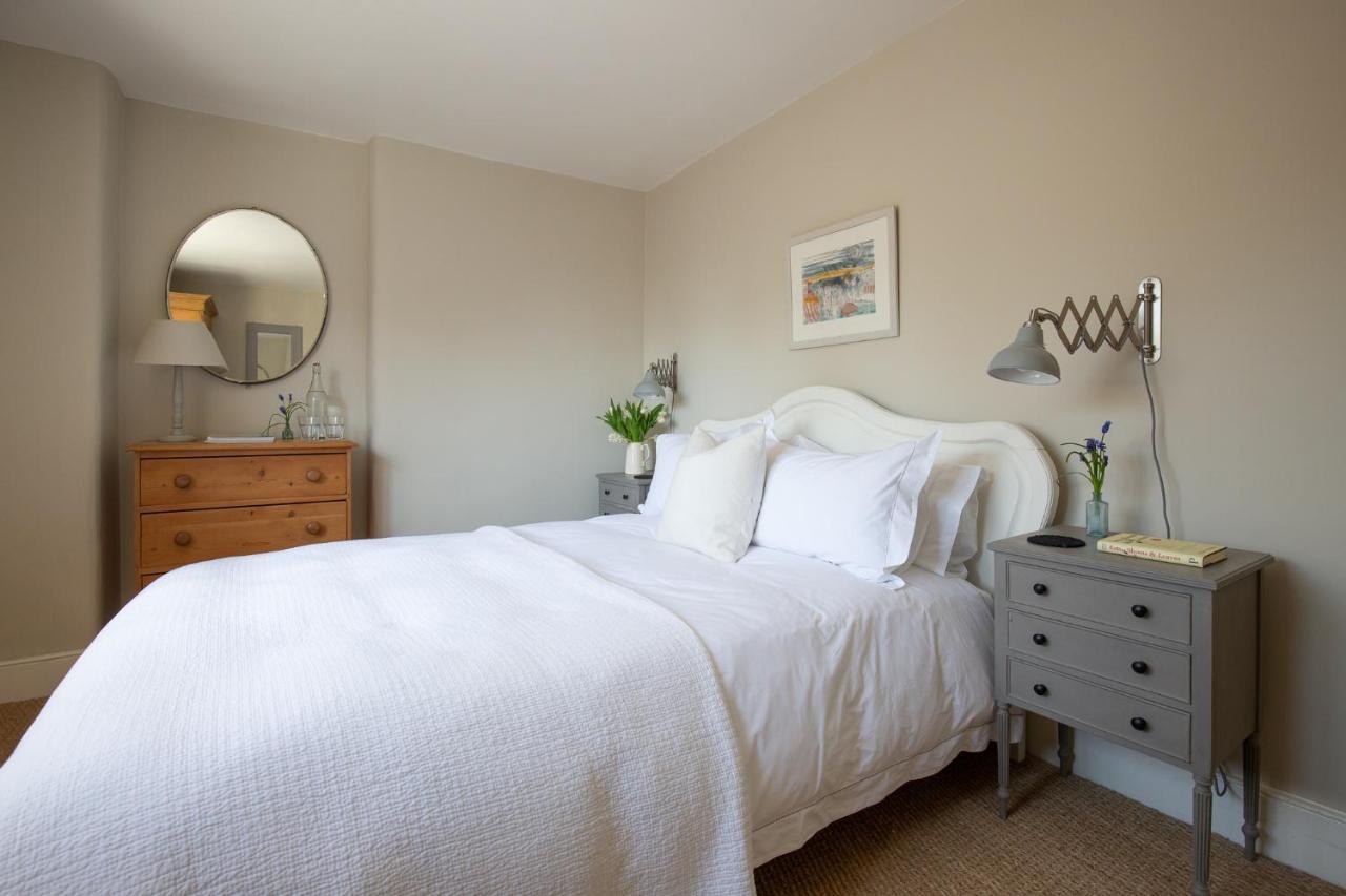 Gleneda Cottage - A Renovated, Traditional Cotswold Cottage Full Of Charm With Fireplace And Garden Bourton on the Hill Esterno foto